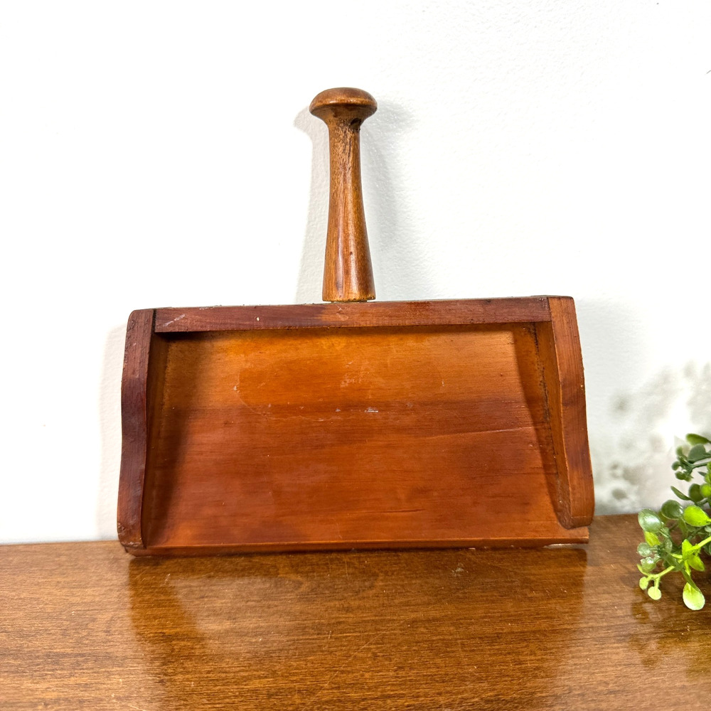 Vintage Handmade Wooden Dust Crumb Pan 7” x 3.75” Wood USA Farmhouse Primitive